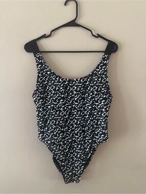 Calvin Klein Black and White Patterned Swimsuit Sz M